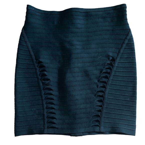 Herve Leger Bandage Black Miniskirt Haile size medium - Picture 9 of 9